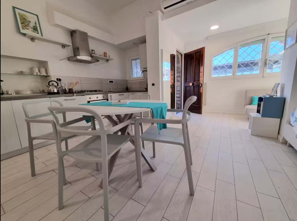 Chrimi Suite interior